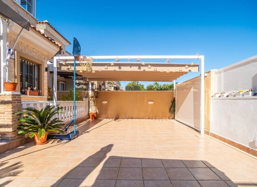 2 Zimmer Bungalow zu verkaufen in El Raso mit Pool - 247.000 € (Ref: 9523051)