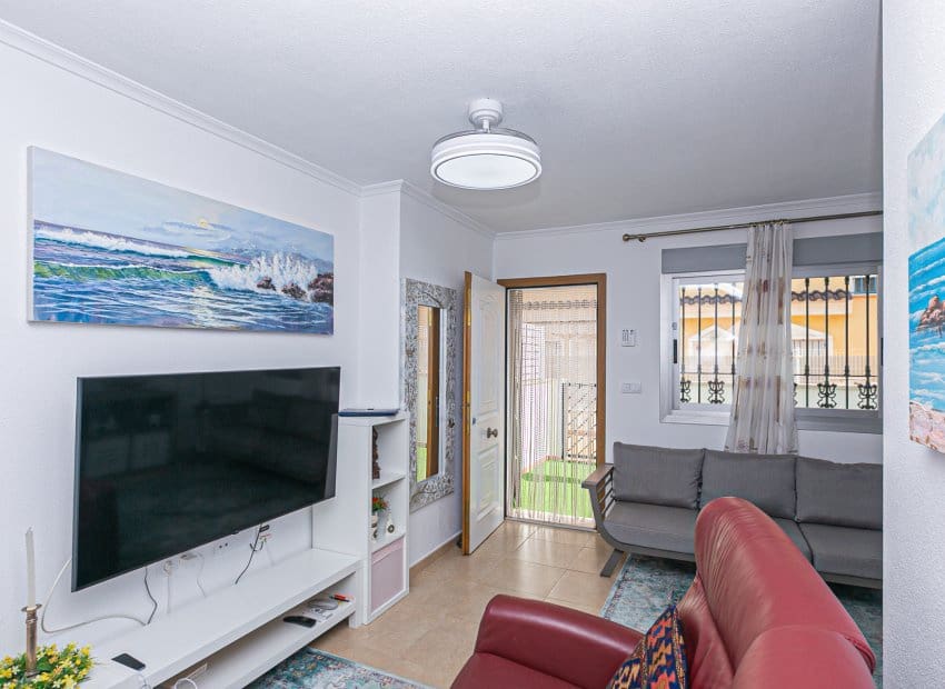 3 slaapkamer Huis te koop in Guardamar del Segura met zwembad - € 250.000 (Ref: 9523385)