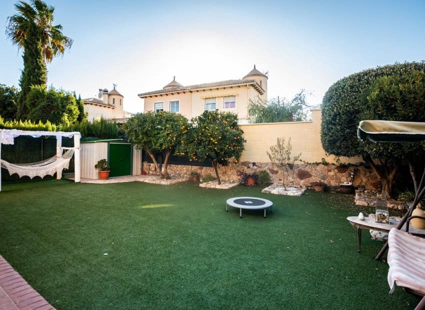 4 sovrum Villa till salu i Orihuela - 245 000 € (Ref: 9523386)