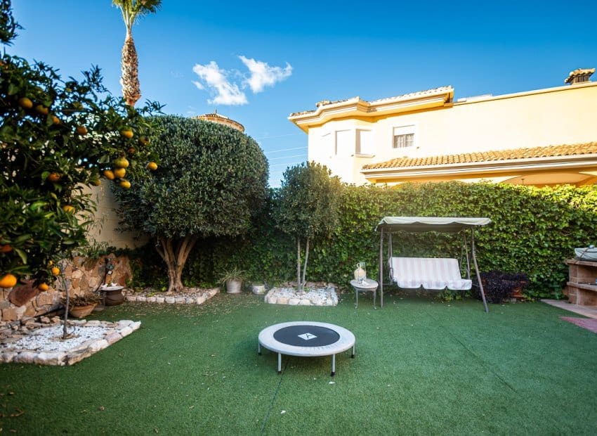 4 sovrum Villa till salu i Orihuela - 245 000 € (Ref: 9523386)