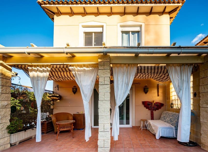 4 sovrum Villa till salu i Orihuela - 245 000 € (Ref: 9523386)