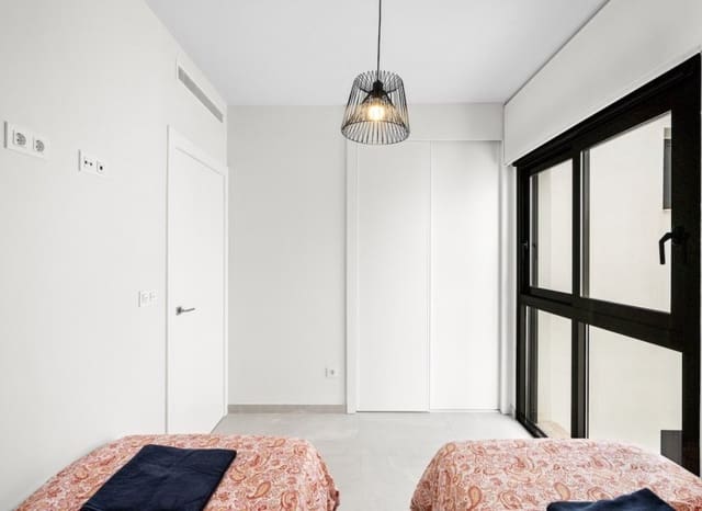 2 chambre Appartement à vendre à Las Piscinas Naturales, Torrevieja avec piscine - 250 000 € (Ref: 9523387)