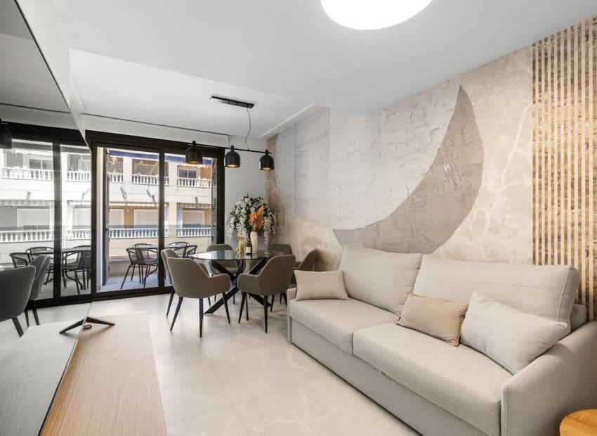 2 chambre Appartement à vendre à Torrevieja avec piscine - 250 000 € (Ref: 9523387)