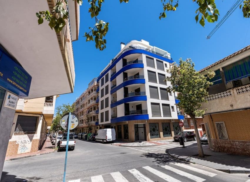 2 chambre Appartement à vendre à Torrevieja avec piscine - 250 000 € (Ref: 9523387)