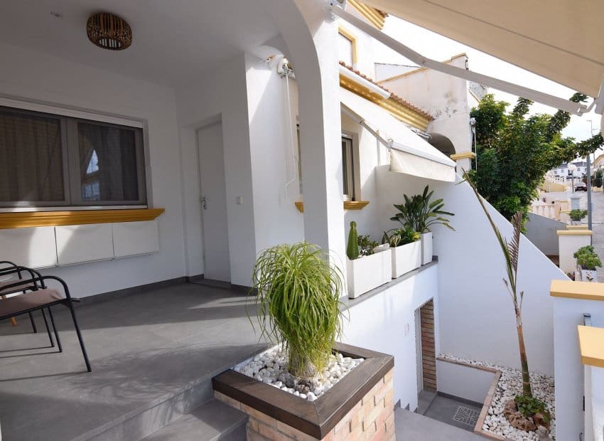 3 slaapkamer Huis te koop in La Florida met zwembad - € 249.000 (Ref: 9523389)