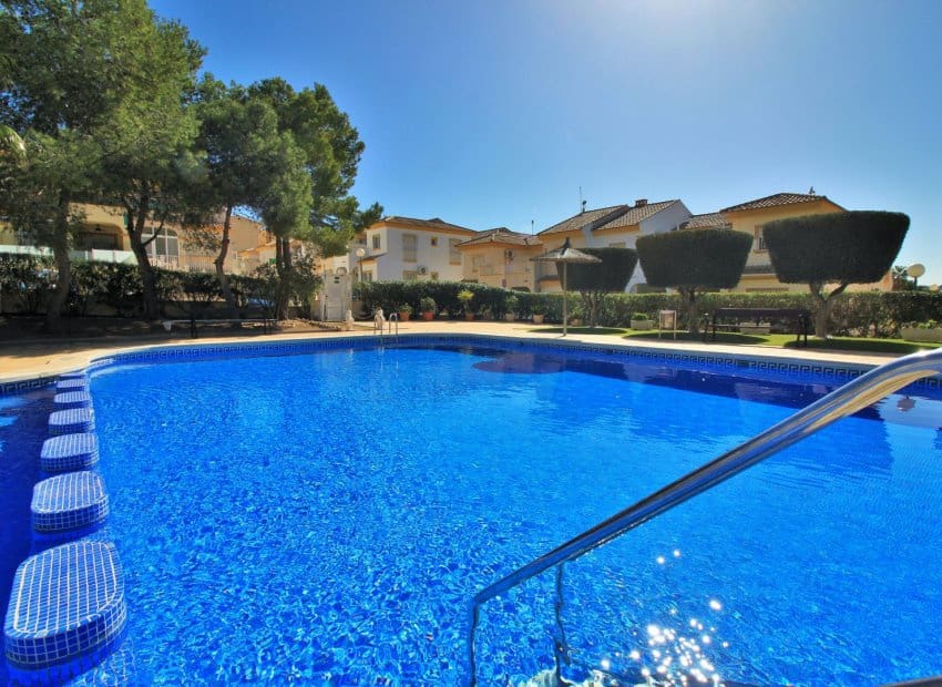 3 slaapkamer Huis te koop in La Florida met zwembad - € 249.000 (Ref: 9523389)