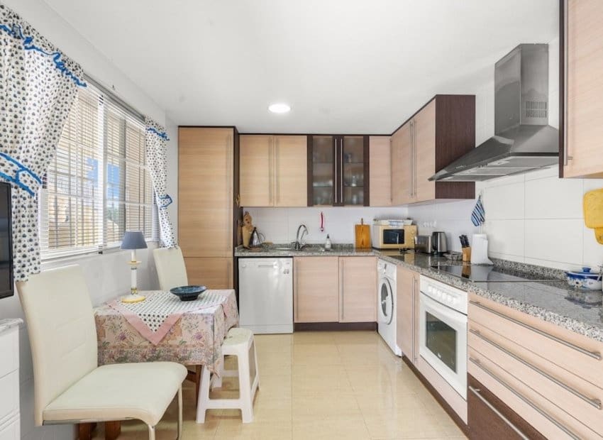 3 soveværelse Lejlighed til salg i Gran Alacant med swimmingpool - € 249.000 (Ref: 9523390)