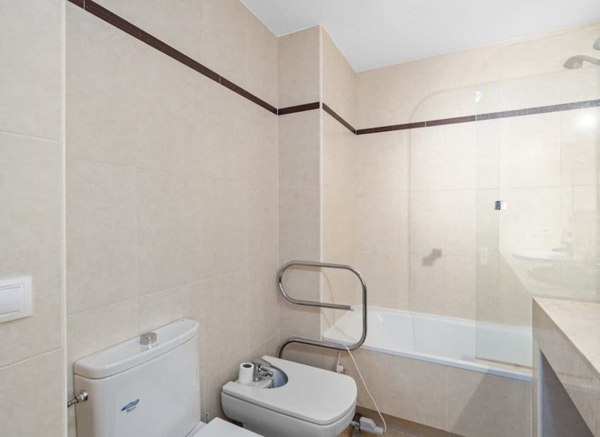 3 soveværelse Lejlighed til salg i Gran Alacant med swimmingpool - € 249.000 (Ref: 9523390)