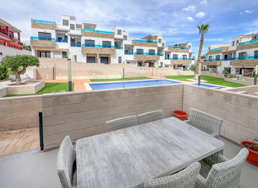 3 soveværelse Byhus til salg i Bigastro med swimmingpool - € 249.000 (Ref: 9523391)