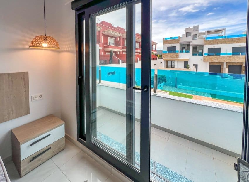 3 soveværelse Byhus til salg i Bigastro med swimmingpool - € 249.000 (Ref: 9523391)