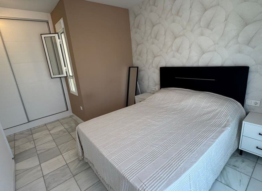 2 sypialnia Dom na sprzedaż w Torrevieja z basenem - 240 000 € (Ref: 9523394)