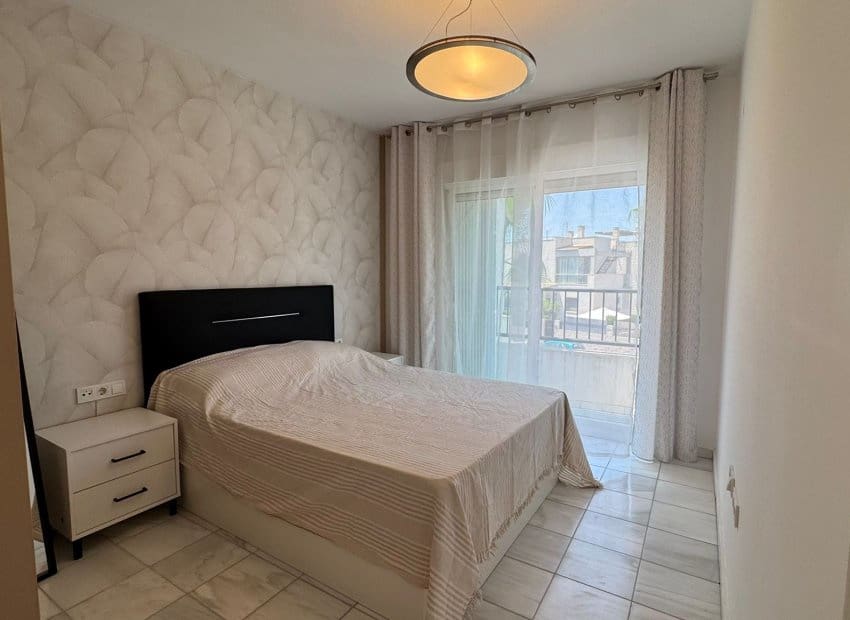 2 sypialnia Dom na sprzedaż w Torrevieja z basenem - 240 000 € (Ref: 9523394)