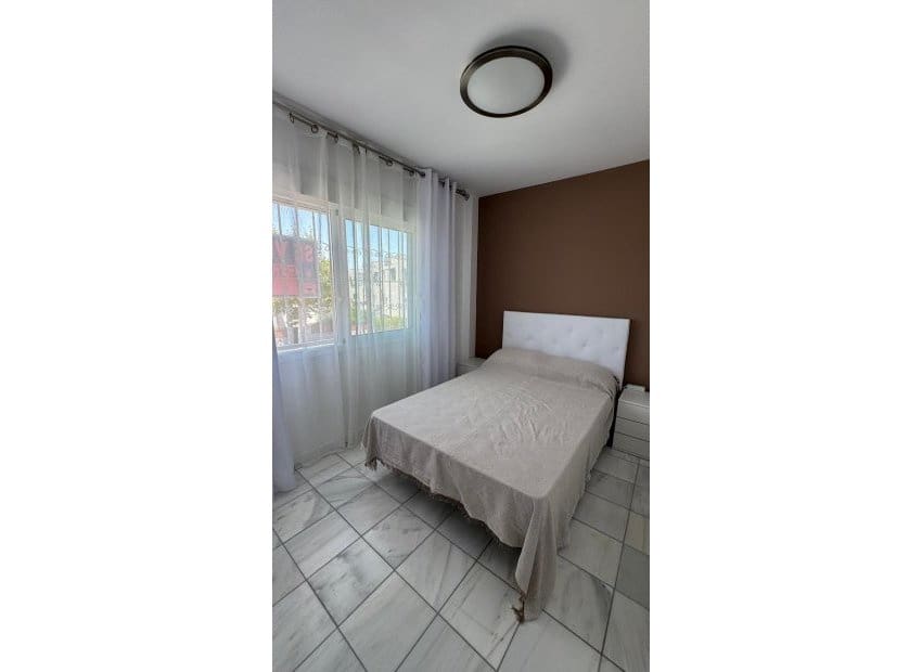 2 sypialnia Dom na sprzedaż w Torrevieja z basenem - 240 000 € (Ref: 9523394)