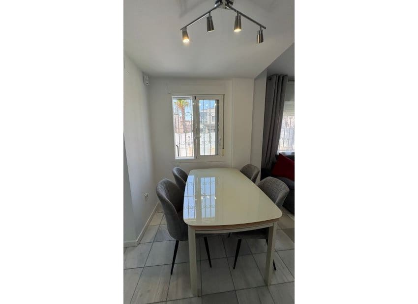 2 sypialnia Dom na sprzedaż w Torrevieja z basenem - 240 000 € (Ref: 9523394)