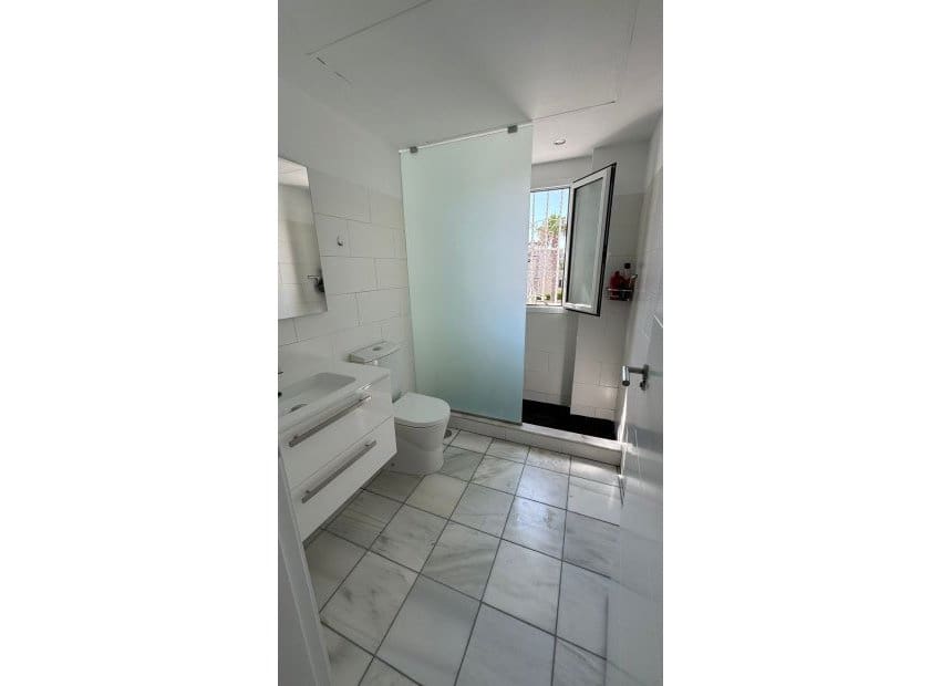 2 sypialnia Dom na sprzedaż w Torrevieja z basenem - 240 000 € (Ref: 9523394)