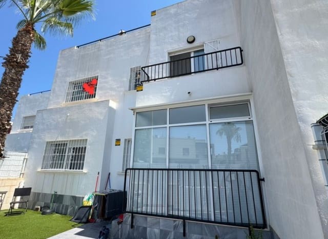 2 sypialnia Dom na sprzedaż w Torrevieja z basenem - 240 000 € (Ref: 9523394)