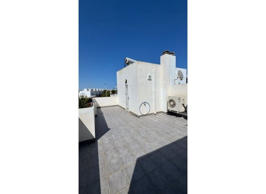 2 sypialnia Dom na sprzedaż w Torrevieja z basenem - 240 000 € (Ref: 9523394)