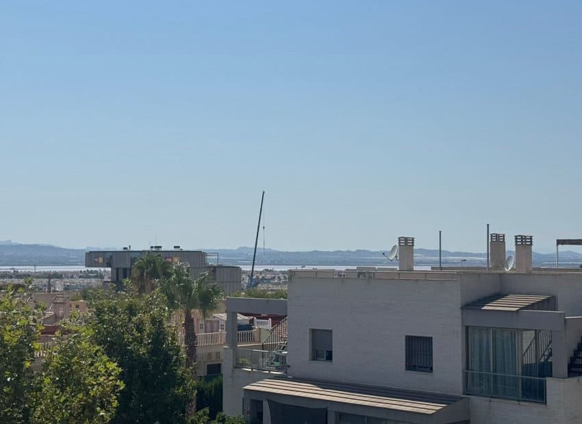 2 sypialnia Dom na sprzedaż w Torrevieja z basenem - 240 000 € (Ref: 9523394)