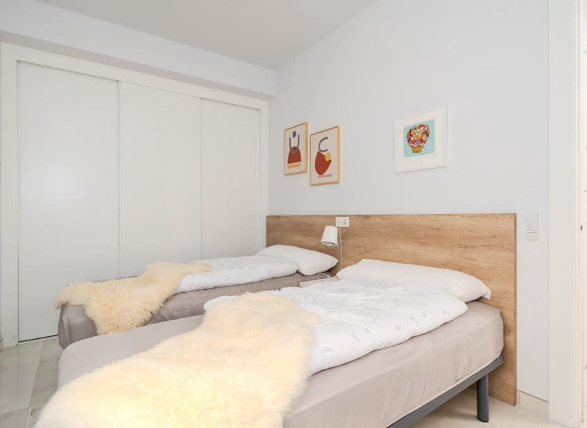 2 chambre Appartement à vendre à Orihuela Costa avec piscine - 239 000 € (Ref: 9523395)