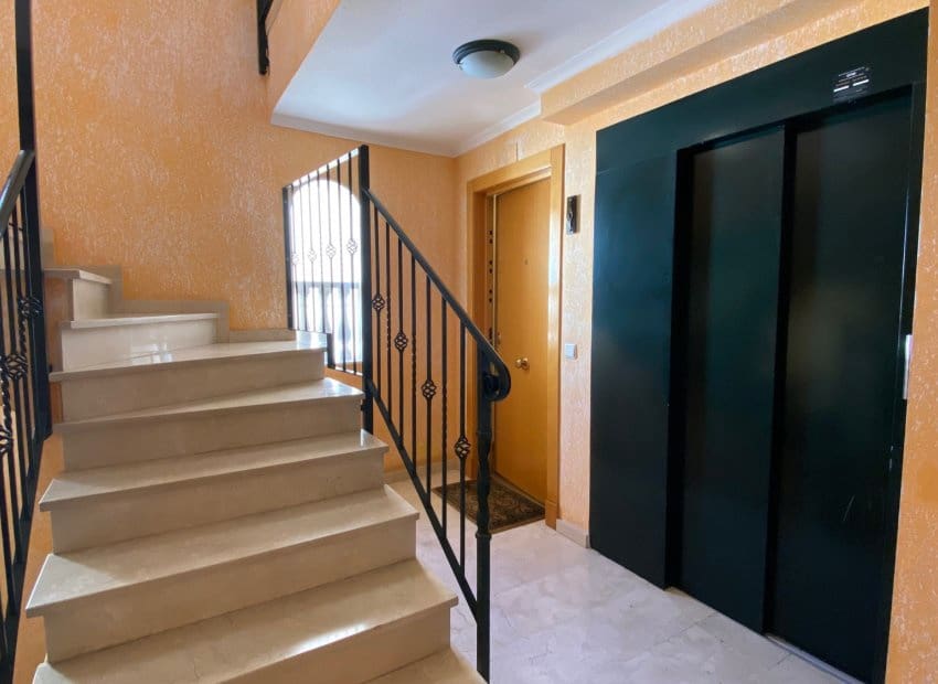 4 chambre Appartement à vendre à Guardamar del Segura avec piscine - 239 000 € (Ref: 9523396)