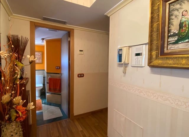 4 chambre Appartement à vendre à Zona Pueblo, Guardamar del Segura avec piscine - 239 000 € (Ref: 9523396)