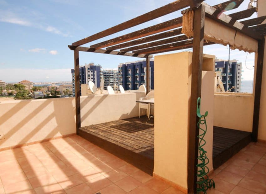2 soverom Penthouse til salgs i Orihuela Costa med svømmebasseng - € 237 000 (Ref: 9523398)