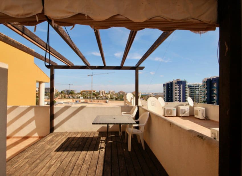 2 soverom Penthouse til salgs i Orihuela Costa med svømmebasseng - € 237 000 (Ref: 9523398)
