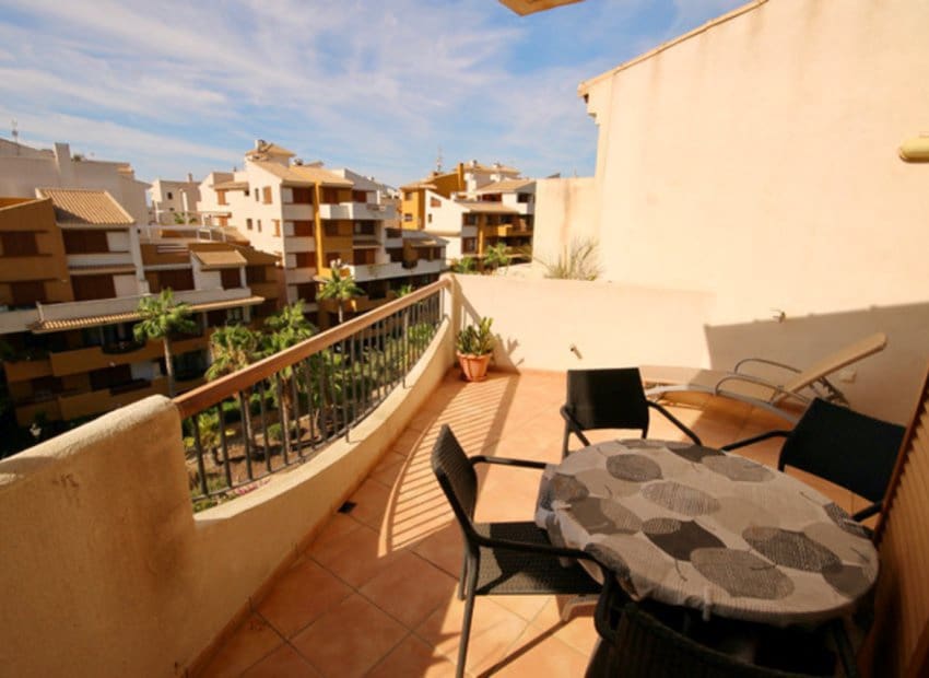 2 soverom Penthouse til salgs i Orihuela Costa med svømmebasseng - € 237 000 (Ref: 9523398)