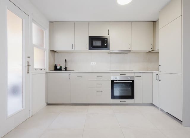 3 makuuhuone Ranta-asunto myytävänä paikassa Playa del Acequión, Torrevieja - 235 000 € (Ref: 9523399)