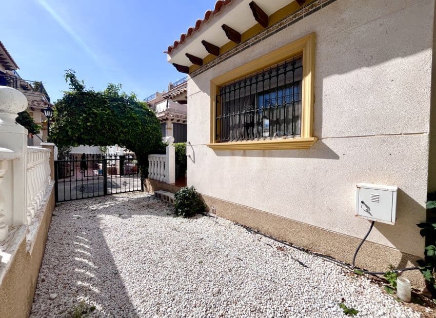 3 soverom Rekkehus til salgs i La Zenia med svømmebasseng - € 235 000 (Ref: 9523400)