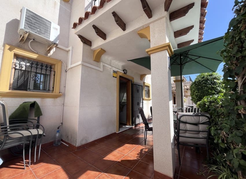 3 soverom Rekkehus til salgs i La Zenia med svømmebasseng - € 235 000 (Ref: 9523400)