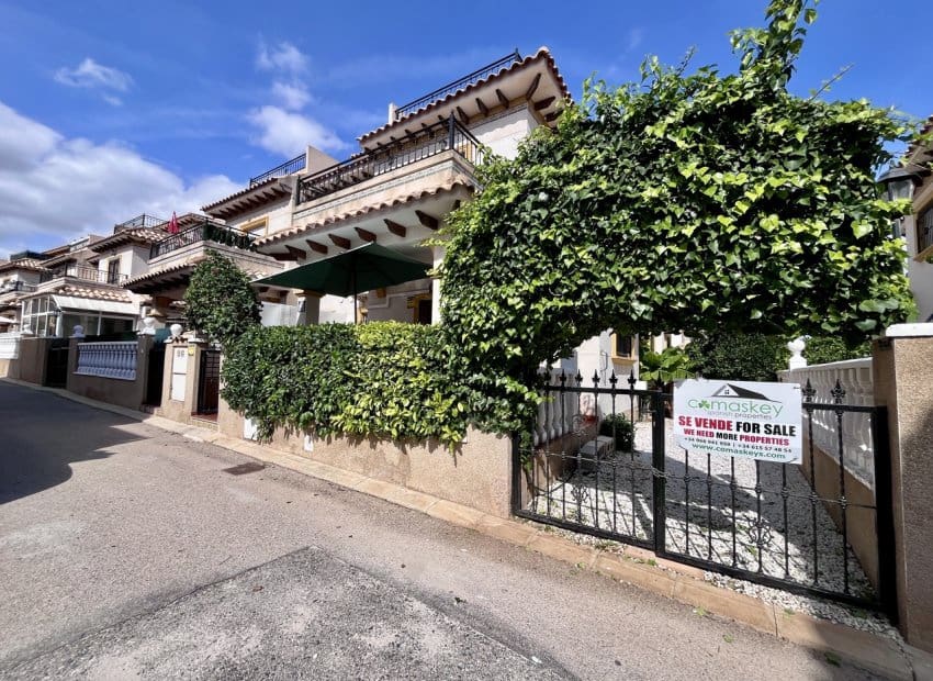 3 soverom Rekkehus til salgs i La Zenia med svømmebasseng - € 235 000 (Ref: 9523400)