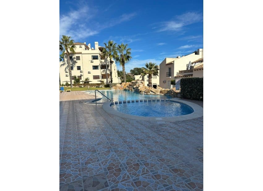 2 quarto Casa em Banda para venda em Dehesa de Campoamor - 235 000 € (Ref: 9523401)