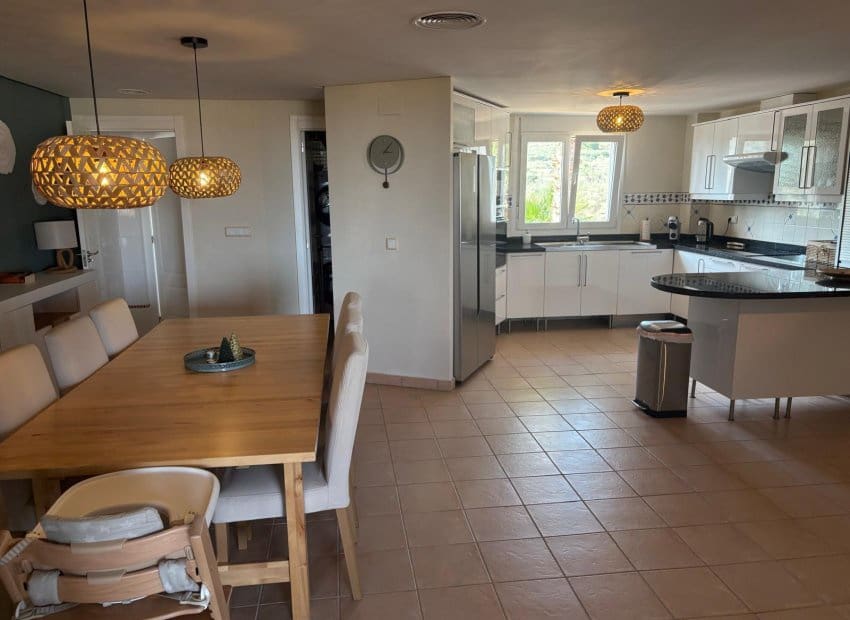 Ático de 3 habitaciones en Baños y Mendigo en venta con piscina - 220.000 € (Ref: 9523408)