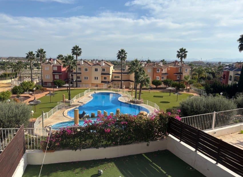 Ático de 3 habitaciones en Baños y Mendigo en venta con piscina - 220.000 € (Ref: 9523408)