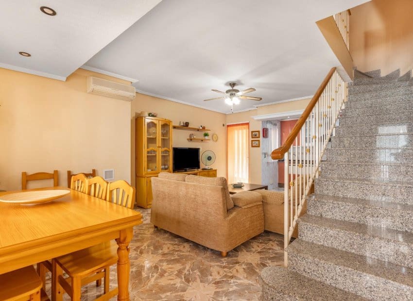 4 bedroom Townhouse for sale in Los Alcazares - € 219,900 (Ref: 9523409)