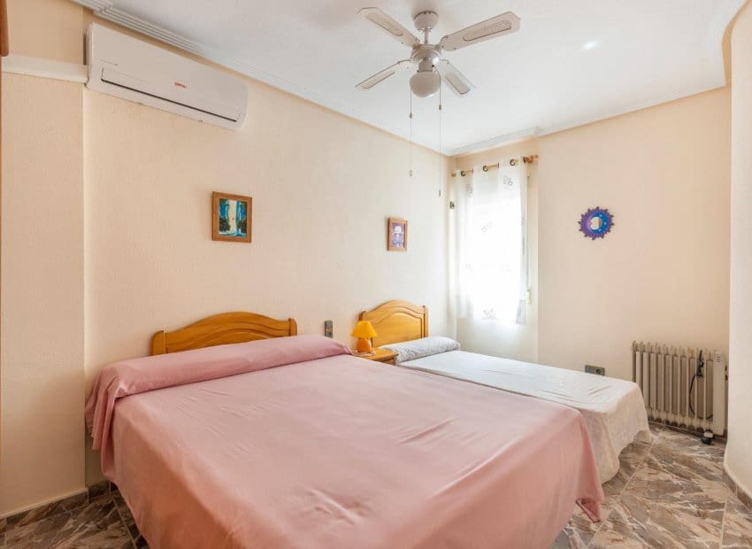 4 bedroom Townhouse for sale in Los Alcazares - € 219,900 (Ref: 9523409)