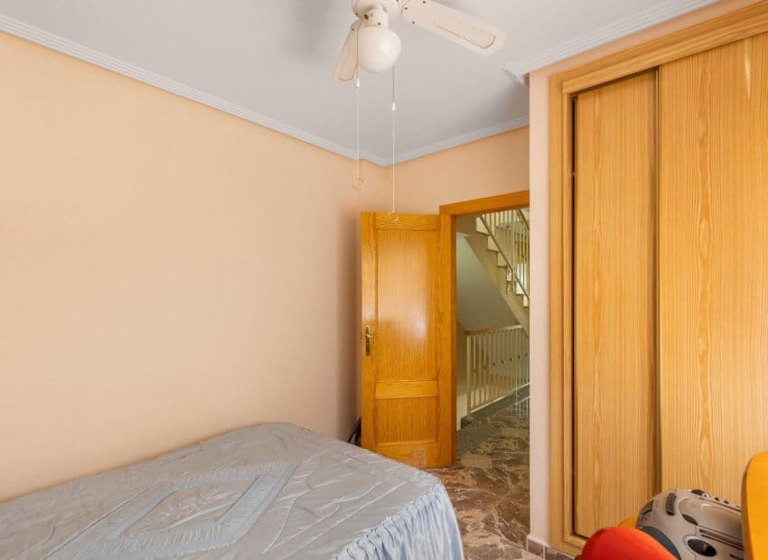 4 bedroom Townhouse for sale in Los Alcazares - € 219,900 (Ref: 9523409)