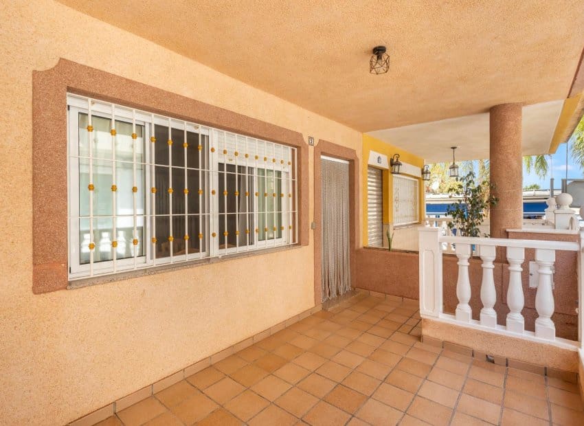 4 bedroom Townhouse for sale in Los Alcazares - € 219,900 (Ref: 9523409)