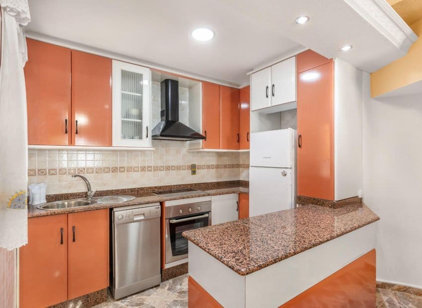 4 bedroom Townhouse for sale in Los Alcazares - € 219,900 (Ref: 9523409)