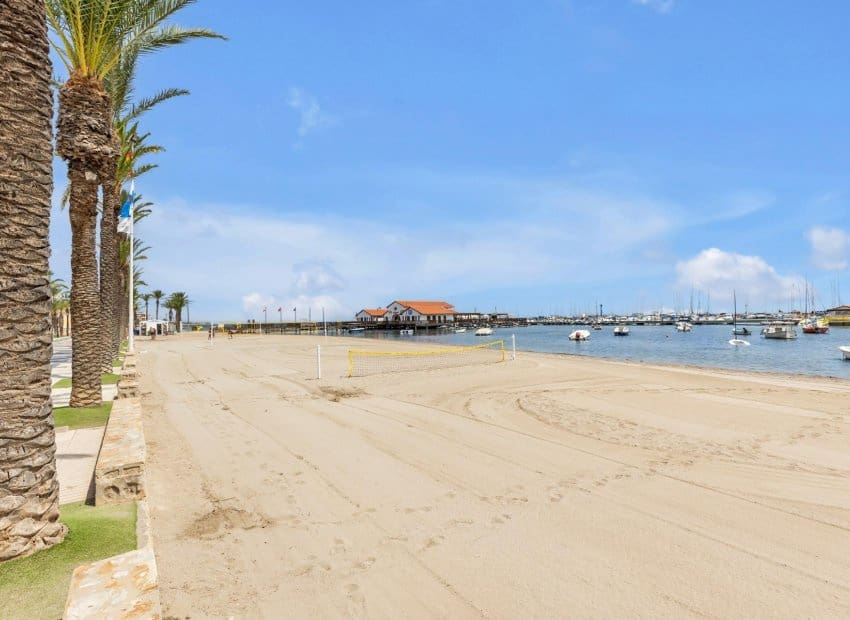 4 bedroom Townhouse for sale in Los Alcazares - € 219,900 (Ref: 9523409)