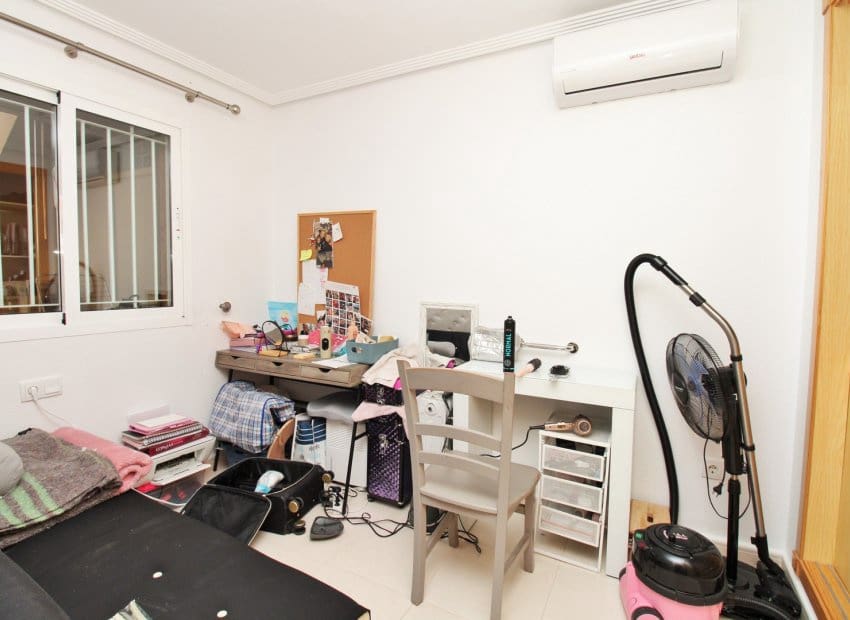 2 bedroom Apartment for sale in Playa Flamenca with pool - € 215,000 (Ref: 9523410)