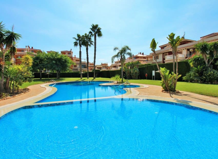 2 bedroom Apartment for sale in Playa Flamenca with pool - € 215,000 (Ref: 9523410)