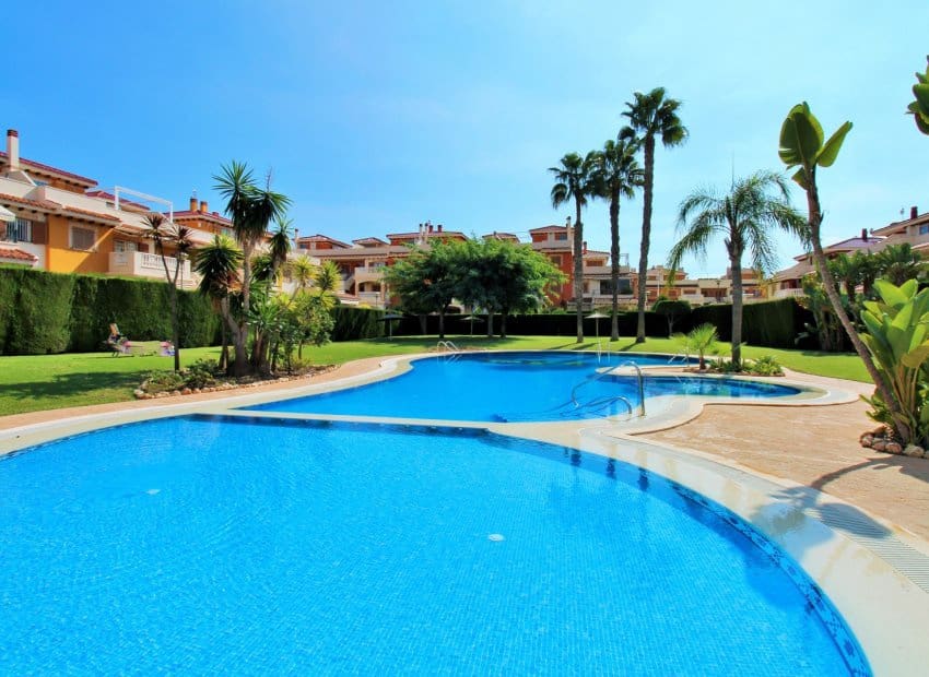 2 bedroom Apartment for sale in Playa Flamenca with pool - € 215,000 (Ref: 9523410)