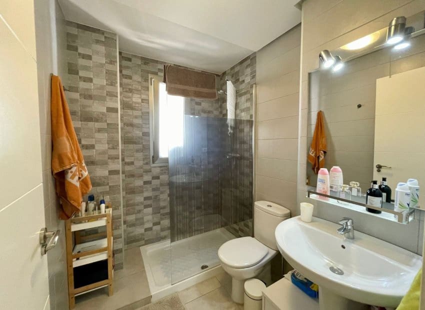 2 sovrum Lägenhet till salu i Orihuela Costa med pool - 215 000 € (Ref: 9523411)