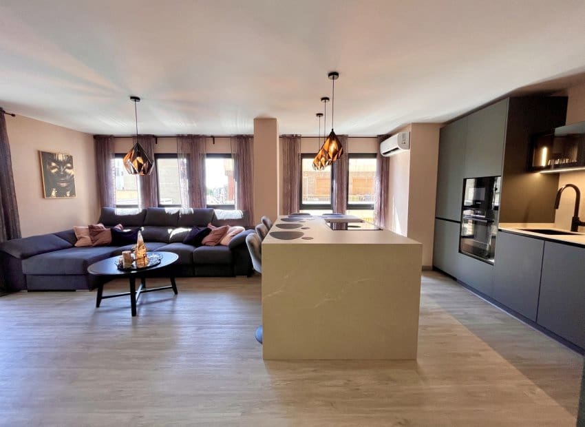 4 bedroom Apartment for sale in Almoradi - € 199,950 (Ref: 9523416)