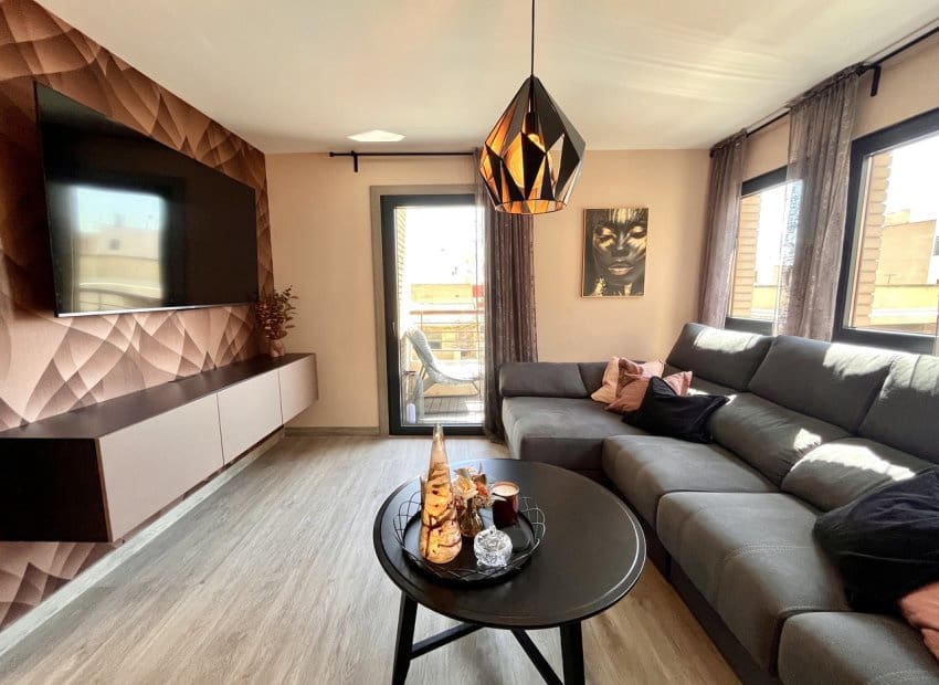 4 bedroom Apartment for sale in Almoradi - € 199,950 (Ref: 9523416)