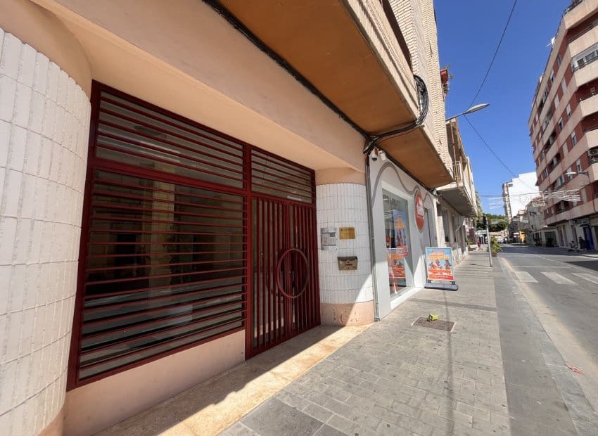 4 bedroom Apartment for sale in Almoradi - € 199,950 (Ref: 9523416)