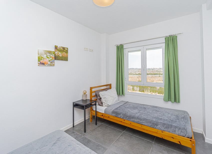 2 bedroom Apartment for sale in Dehesa de Campoamor with pool - € 199,000 (Ref: 9523417)