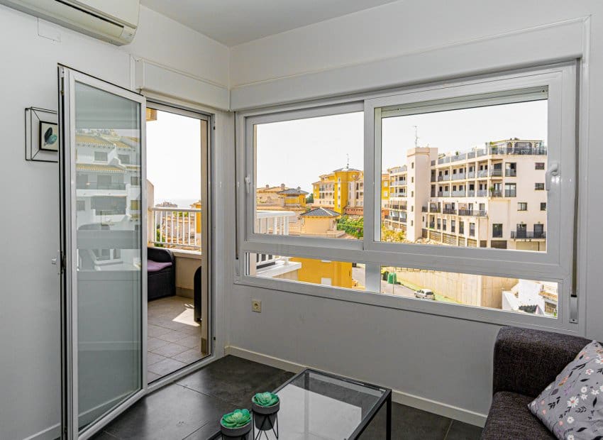 2 bedroom Apartment for sale in Dehesa de Campoamor with pool - € 199,000 (Ref: 9523417)